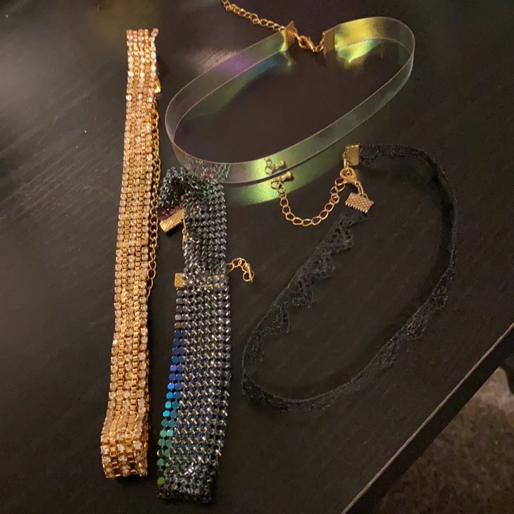 Set of 4 chocker necklaces